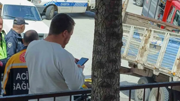 Keçiören'de freni boşalan kamyon trafoya çarptı
