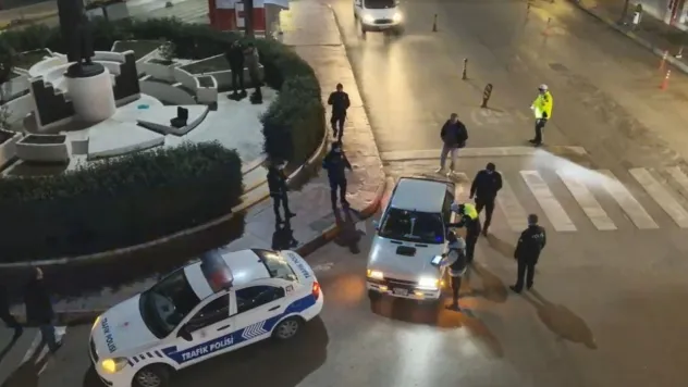 Keşan'da 'şok' uygulama: 2 şüphelinin üzerinden uyuşturucu ele geçirildi