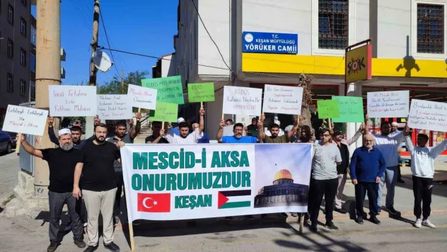 Keşan'da cuma namazı çıkışında Filistin'de hayatlarını kaybedenler için gıyabi cenaze namazı kılındı