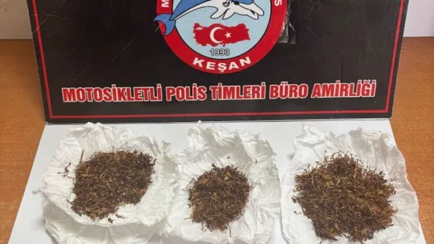 Keşan'da polisin durdurduğu 4 şüpheliden uyuşturucu ele geçirildi