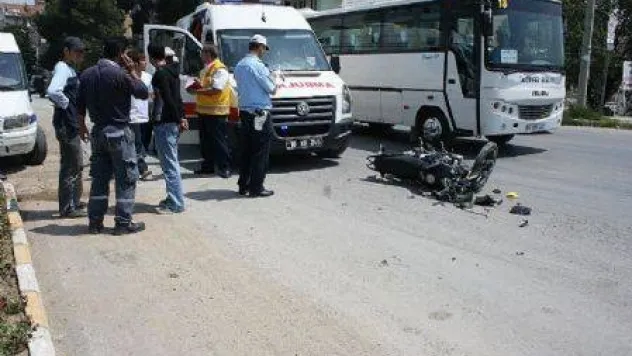 Kiptaş önünde motosiklet kazası 2 yaralı