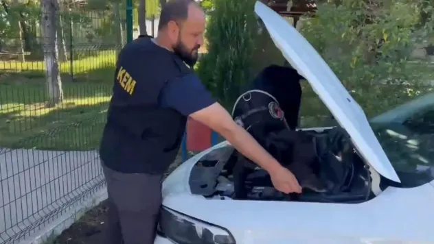 Kırklareli'nde durdurulan araçta uyuşturucu ele geçirildi