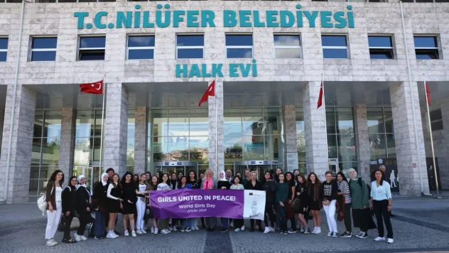 Kız çocukları Nilüfer'den dünyaya dostluk ve barış mesajı verdi