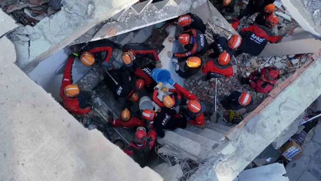 Kocaeli Valisi Aktaş: 'Bir vatandaşımızın sesini aldık, 9 bina tedbiren tahliye edildi'