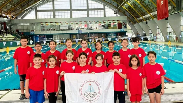 Körfezli yüzücüler Sakarya'da şampiyon oldu