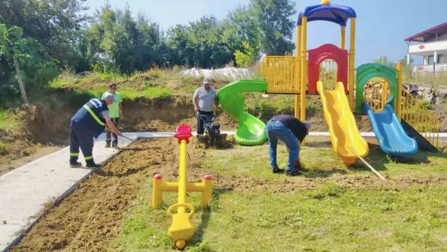 Köylerde parklar yenileniyor