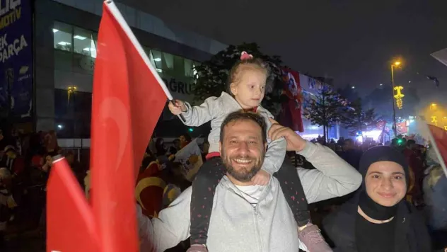 Küçükçekmece'de Cumhurbaşkanlığı seçim zaferi kutlaması