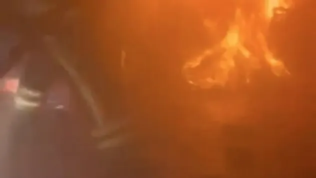 Kuruyemiş fabrikasında korkutan yangın 16 itfaiye aracı seferber oldu