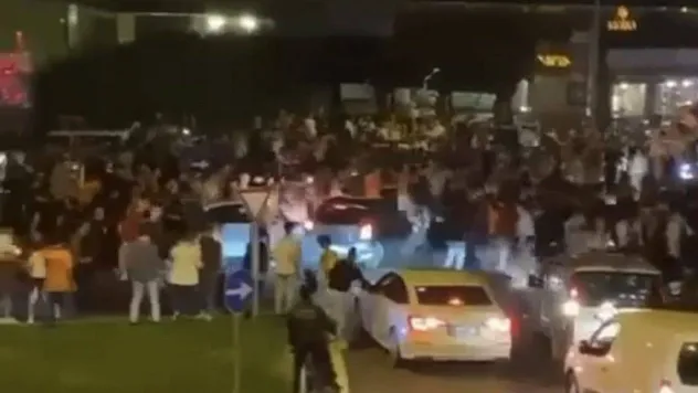 Kutlama yapan GS taraftarlarını ezdi
