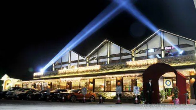 Lüxet ve LüxSaloon Kadınlar Günü'ne hazır