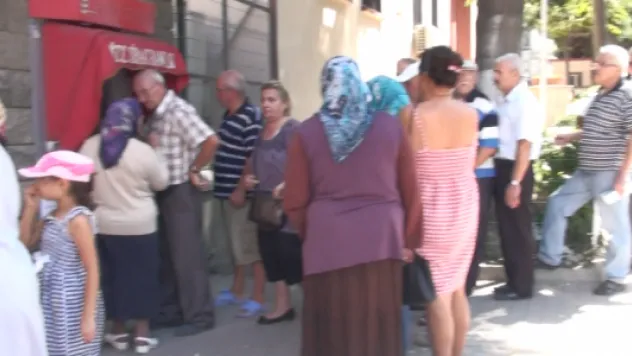 Maaş kuyruğu emekliyi bu kez sevindirdi