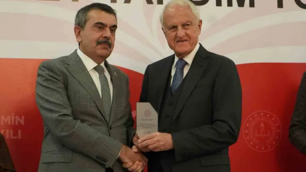 Milli Eğitim Bakanı Tekin, 55 okul yaptıran 44 hayırseverlerle buluştu