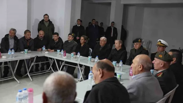 Milli Savunma Bakanı Güler'den şehit evine taziye ziyareti