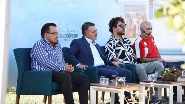 Milli yüzücü Hamit Demir, başarı hikayesini Sincan'da paylaştı