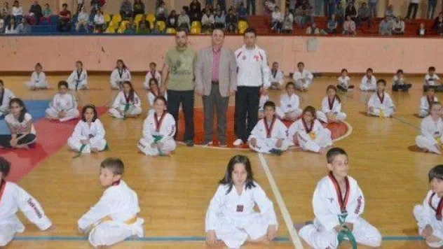 Minik Taekwondoculara Işıklar Ziyareti