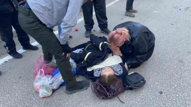 Motosikletin çarptığı kadın yaralandı