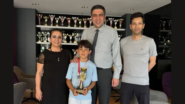 Odak Koleji öğrencisi Aras Bal'dan teniste gurur veren başarı