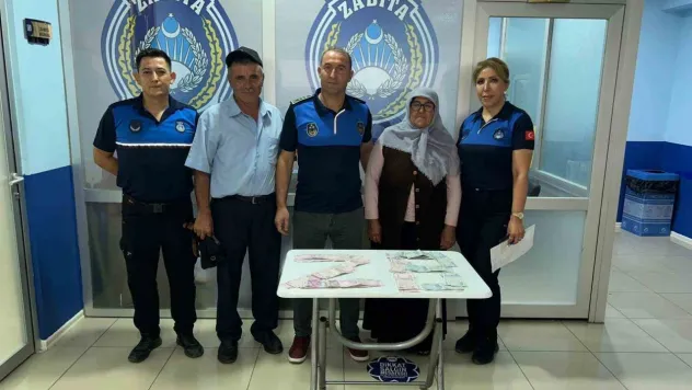 Oğlunun nikahına geldi içinde 1 çeyrek altın ve 38 bin lira olan çantası kaybetti