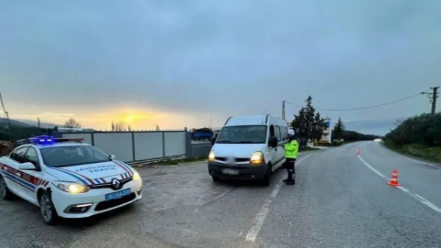 Okul zili yeniden çaldı, jandarmadan öğrencilere trafik güvenliği denetimi