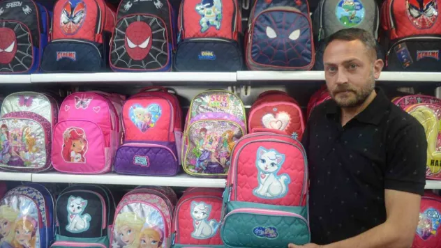 Okullar açılırken seçilen çantalara dikkat etmek gerekiyor