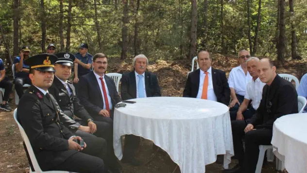 Osmaneli 'de 30 Ağustos Zafer bayramı kutlamaları çerçevesinde şehitler için dua edildi