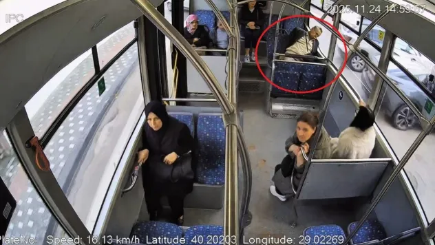 Otobüste fenalaşan adam için zamanla yarış...Yolcularla birlikte acile böyle çekti