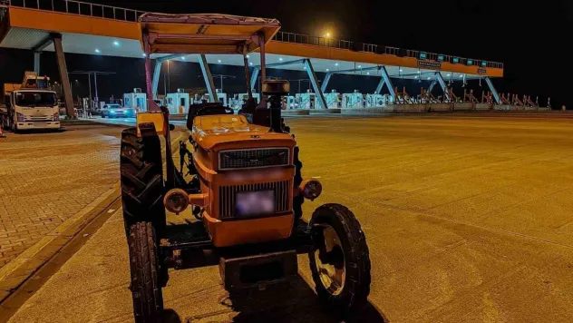 Otoyolda traktörle seyir halindeki sürücüye ceza