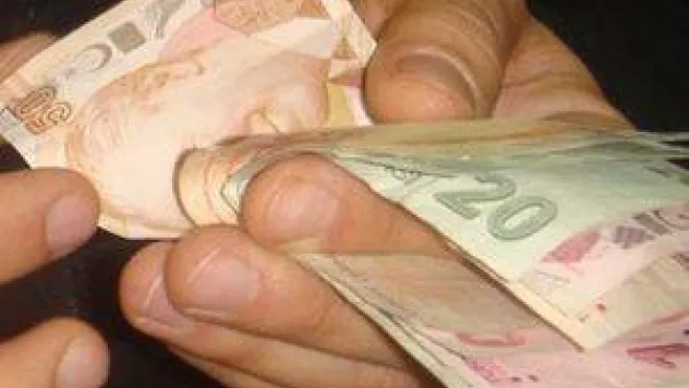 Öyle bir bahane ile dolandırdılar ki..