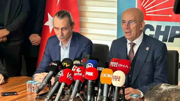 Oyuncu Erdal Beşikçioğlu, CHP Ankara İl Başkanlığını ziyaret etti