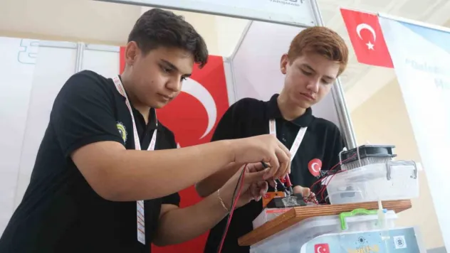 (Özel) 15 yaşındaki gençler yaptı... Güneşten üretilen suyla topraklar susuz kalmayacak