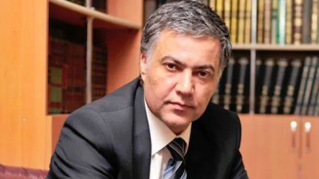 Özgündüz diş hekimlerini unutmadı!