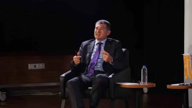 Prof. Dr. Çağrı Erhan: 'Darbe ile mücadele için önce sivillerin bilinçlenmesi gerekiyor'