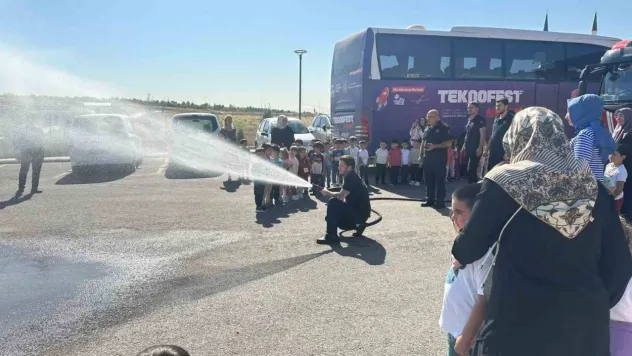 Pursaklar'da çocuklar itfaiye istasyonuna gezi düzenledi