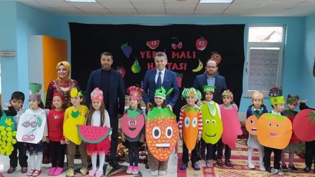 Pursaklar'ın miniklerinden Yerli Malı Haftası kutlaması
