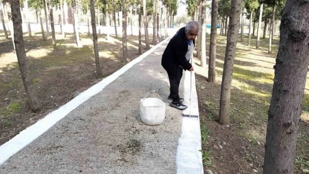 Ramazan bayramı öncesi mezarlıklarda temizlik ve bakım çalışması