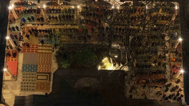 Regaip Kandili'nde binlerce vatandaş Eyüp Sultan Camii'ne akın etti