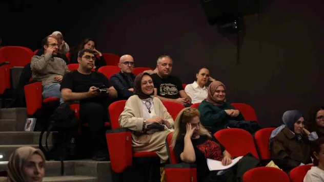 Sakarya Büyükşehir Akademi'de Felsefe Atölyesi yoğun katılımla başladı