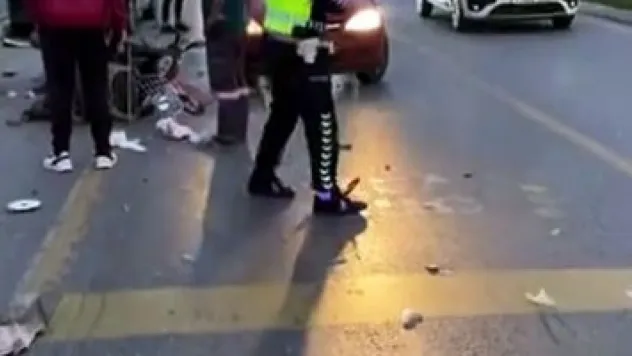 Sakarya'da otomobil ile motorlu bisiklet çarpıştı: 1 yaralı