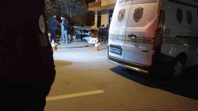 Sancaktepe'de husumetlisi olduğu şahsın aracını kurşunladı: 1 ölü