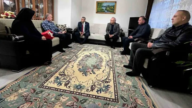 Şehit Serdar Uslu'nun öğretmen babasına anlamlı ziyaret
