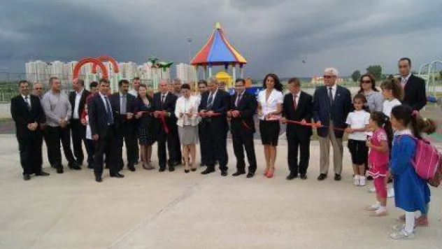 Sevim-Avni Çoğal İÖO'ndan Kaynarca ve Karakaş'a Teşekkür Plaketi