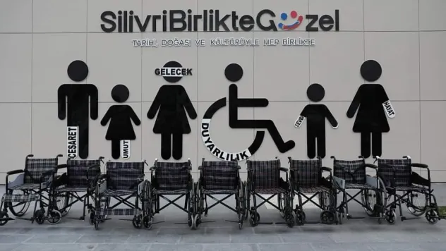 Silivri Belediyesi'nden tekerlekli sandalye ve havalı yatak dağıtımı