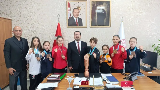 Silivri'nin Karate Şampiyonları Ödüllendirildi
