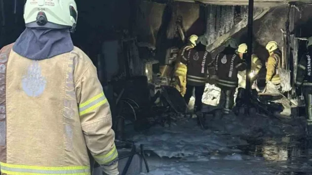 Silivri Sanayi Sitesi'nde yangın: Dikkatli çıraklar facianın önüne geçti