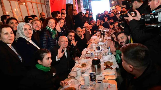 Simit ve tahanlı Başkan Aktaş'tan, çaylar Varank'tan