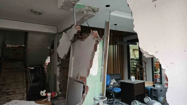 Sındırgı'da deprem esnafı olumsuz etkiledi