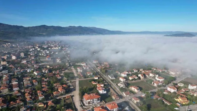 Sındırgı'da sis ve yıkım bir arada: Deprem bölgesi havadan görüntülendi