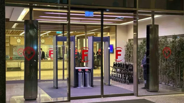 Sırrı Süreyya Önder, kalp rahatsızlığı nedeniyle hastaneye kaldırıldı