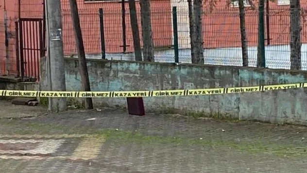Sokağa bırakılan çanta paniğe sebep oldu