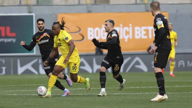 Spor Toto Süper Lig: İstanbulspor: 2 - Kayserispor: 4 (Maç sonucu)